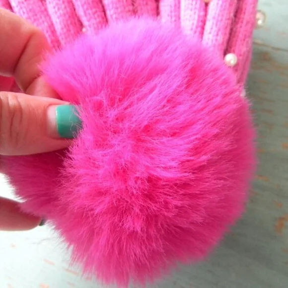 NWOT STEVE MADDEN Pink Lined Knit Pom Pom Beanie with Pearls - Picture 2 of 5